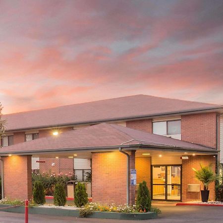 Super 8 By Wyndham Provo Byu Orem Dış mekan fotoğraf